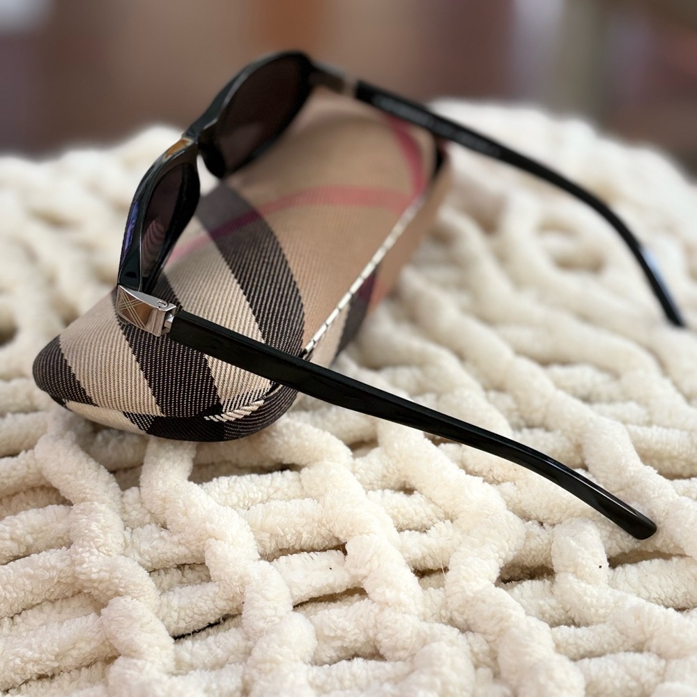 BURBERRY➕Authentic Rectangle Sunglasses & Case - Picture 6 of 11
